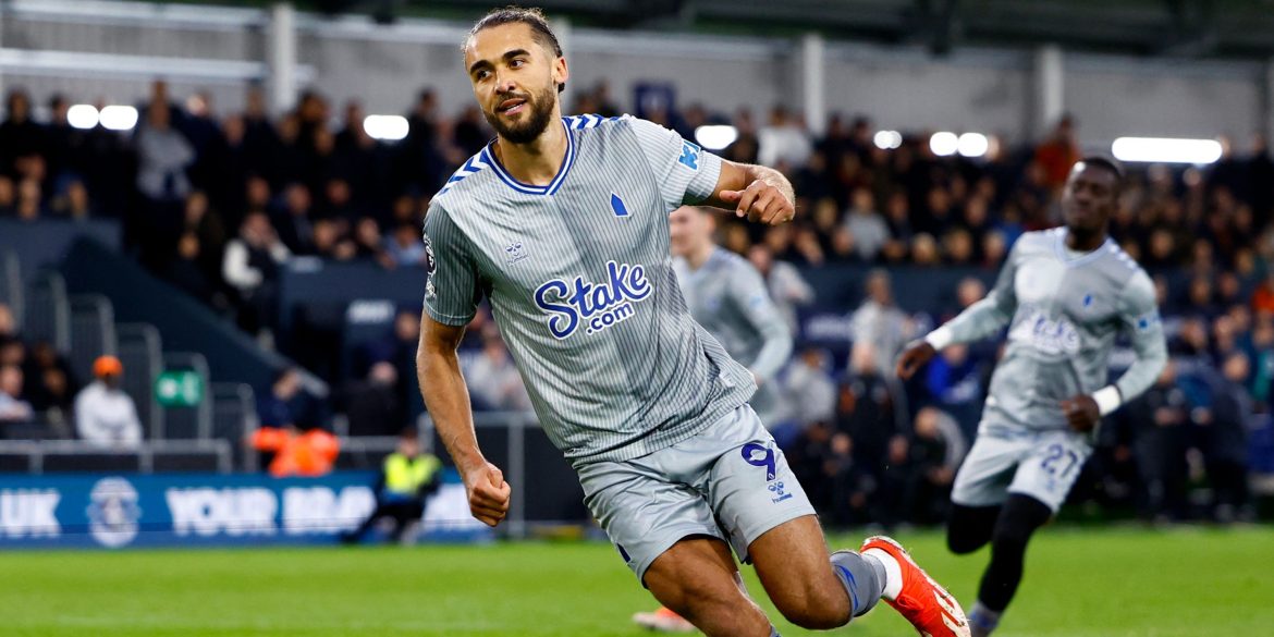 Everton now battling Chelsea to sign "great" Calvert-Lewin replacement
