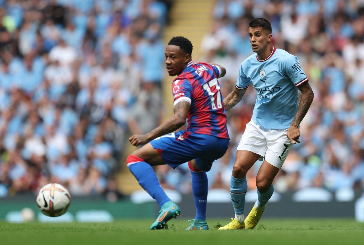 Crystal Palace: Vieira drops Clyne update
