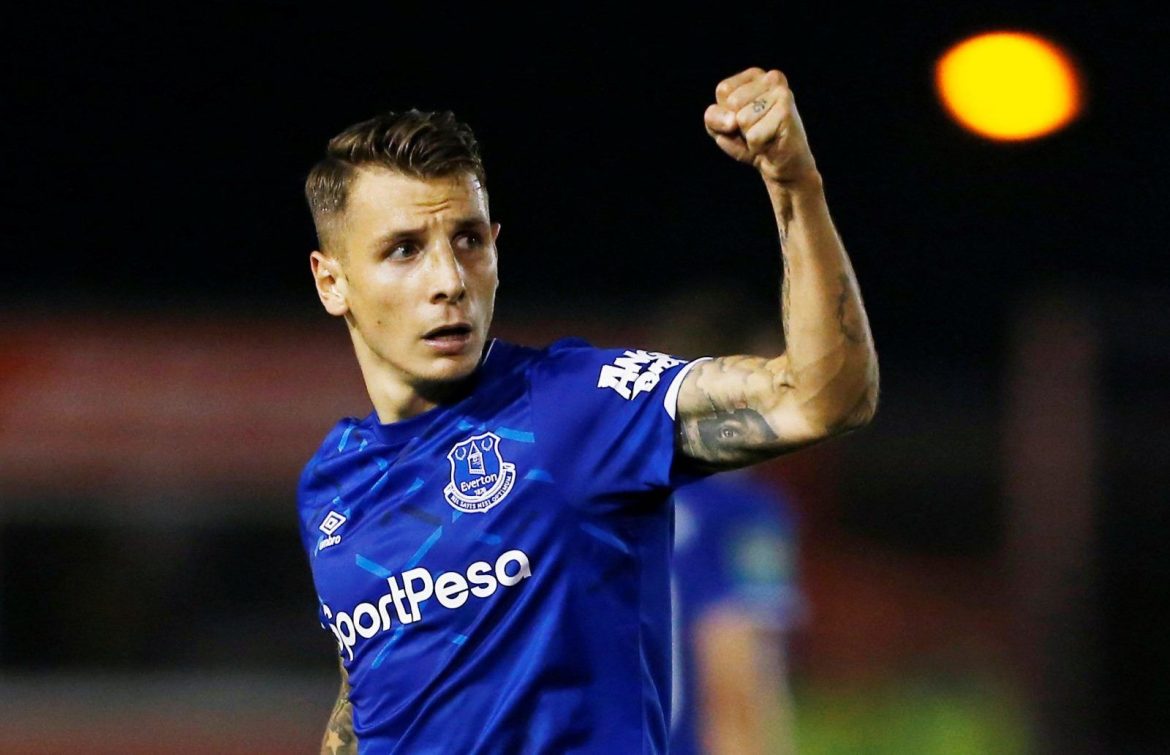 Everton: Fans discuss update about Lucas Digne